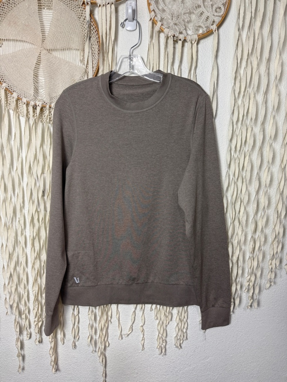 Vuori Porto Performance Crewneck Long Sleeve P in Heathered Beige Small